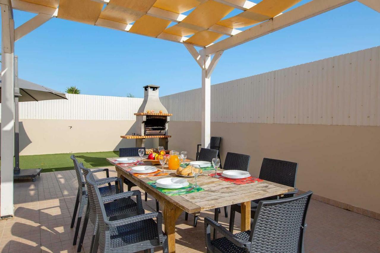 Villa Ruana - 5 Bedrooms On Suite- Free Out Door Hot Jacuzzi - By Bedzy البوفيرا المظهر الخارجي الصورة