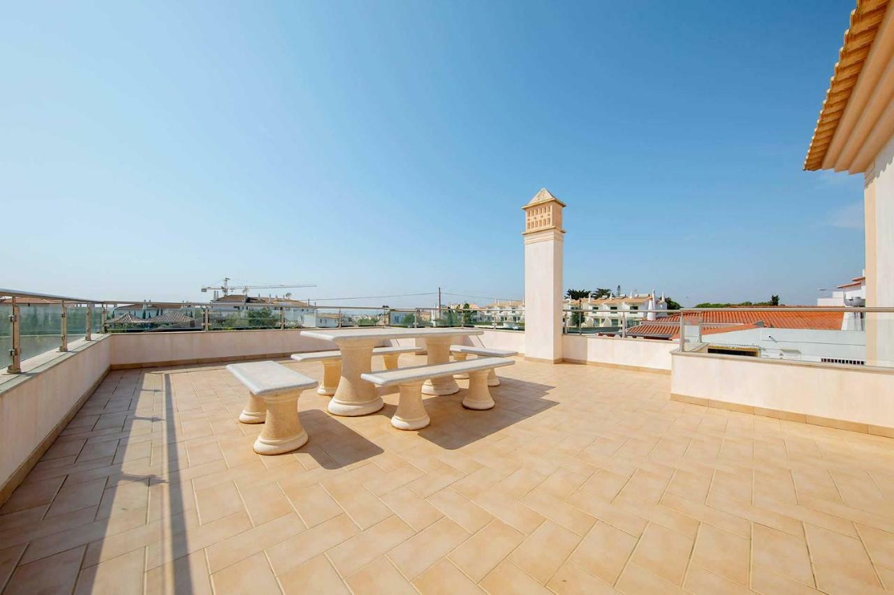 Villa Ruana - 5 Bedrooms On Suite- Free Out Door Hot Jacuzzi - By Bedzy البوفيرا المظهر الخارجي الصورة